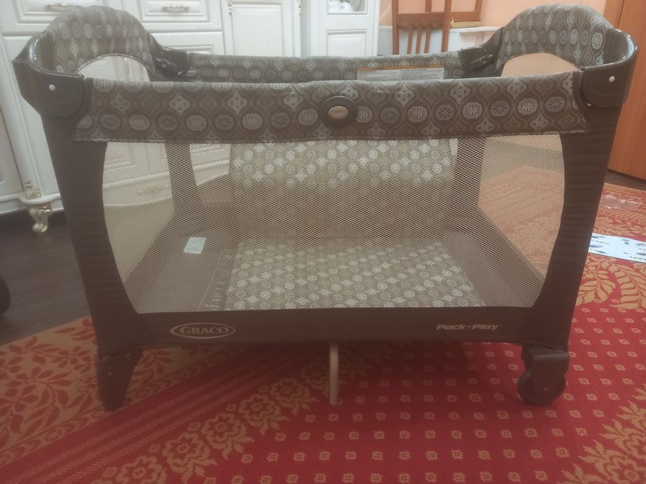 Продаю детский манеж кровать