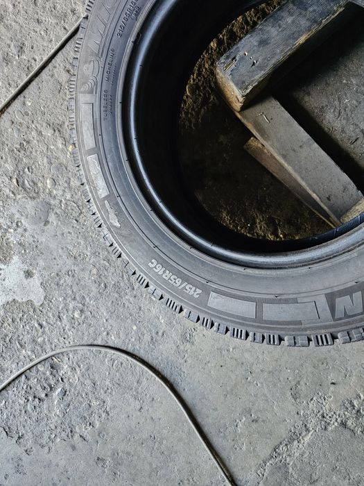 4 anvelope iarna 215 65 16C Michelin Agilis 2022