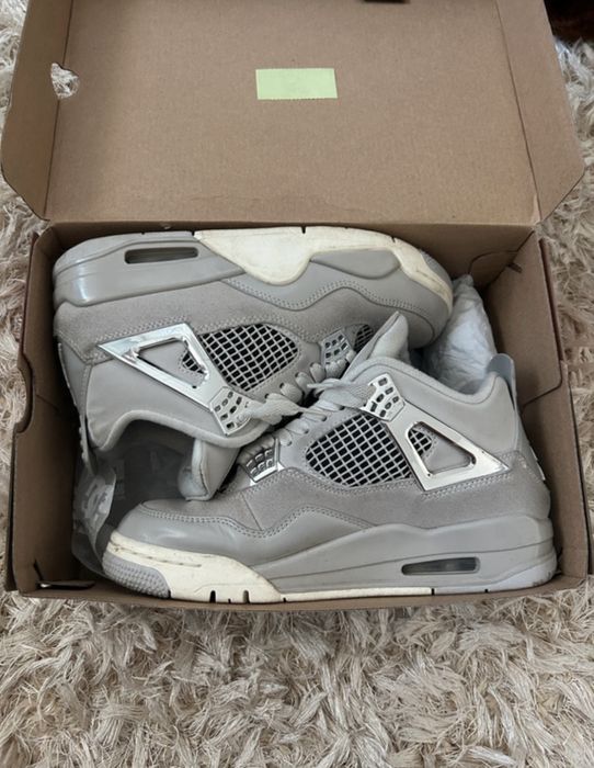 Jordan 4 Frozen Moments