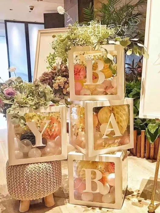 Прозрачные кубики с буквами BABY для семейного праздника