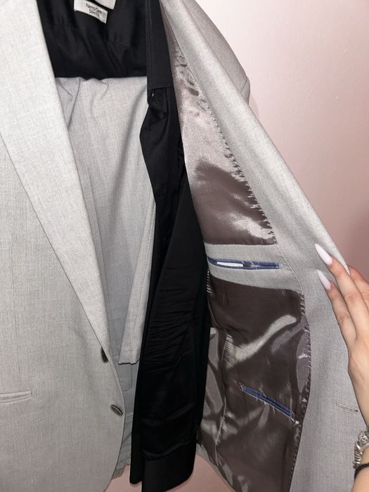 Costum gri ocazii purtat o singura data