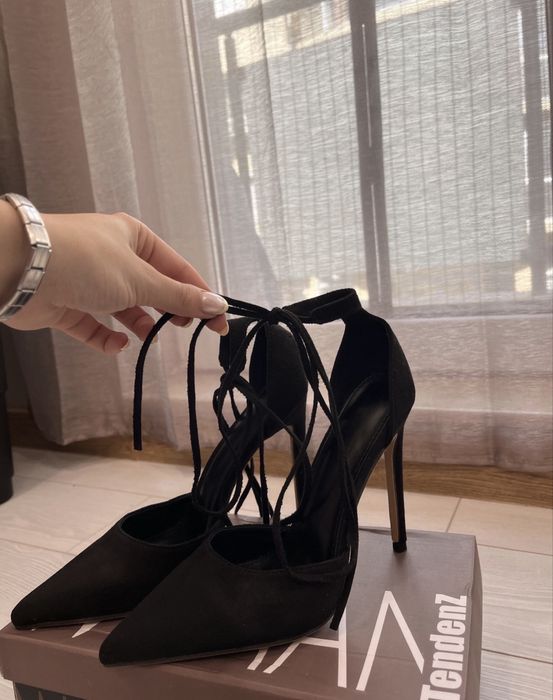 Дамски черни токчета