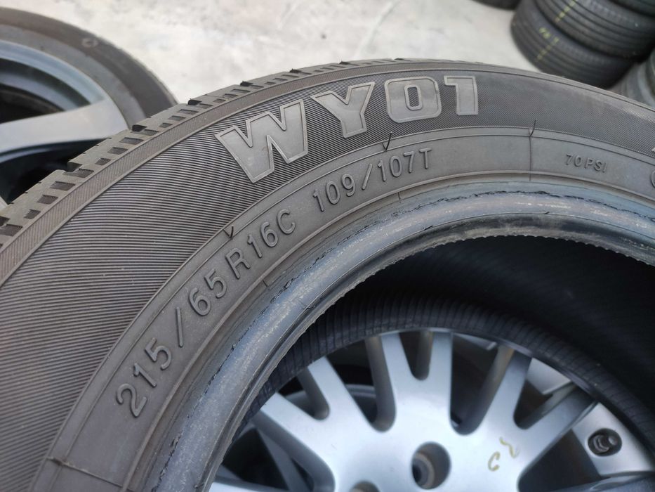 4бр Зимни гуми за БУС 215 65 16 С - Yokohama