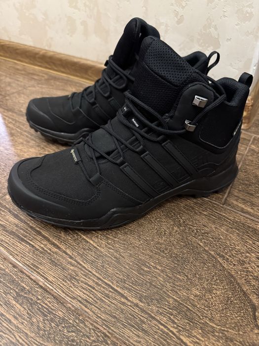 Кроссовки Adidas зима