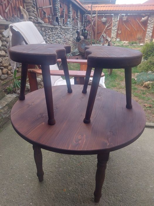 Трикраки столчета и софра(синия,паралия)