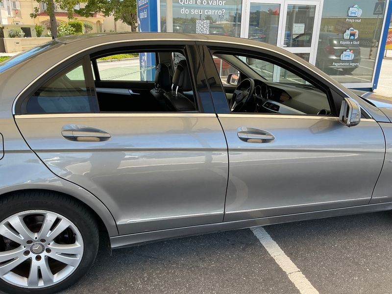 Mercedes-Benz C-Klasse C 220 CDI BlueEfficiency Avantgarde 2012