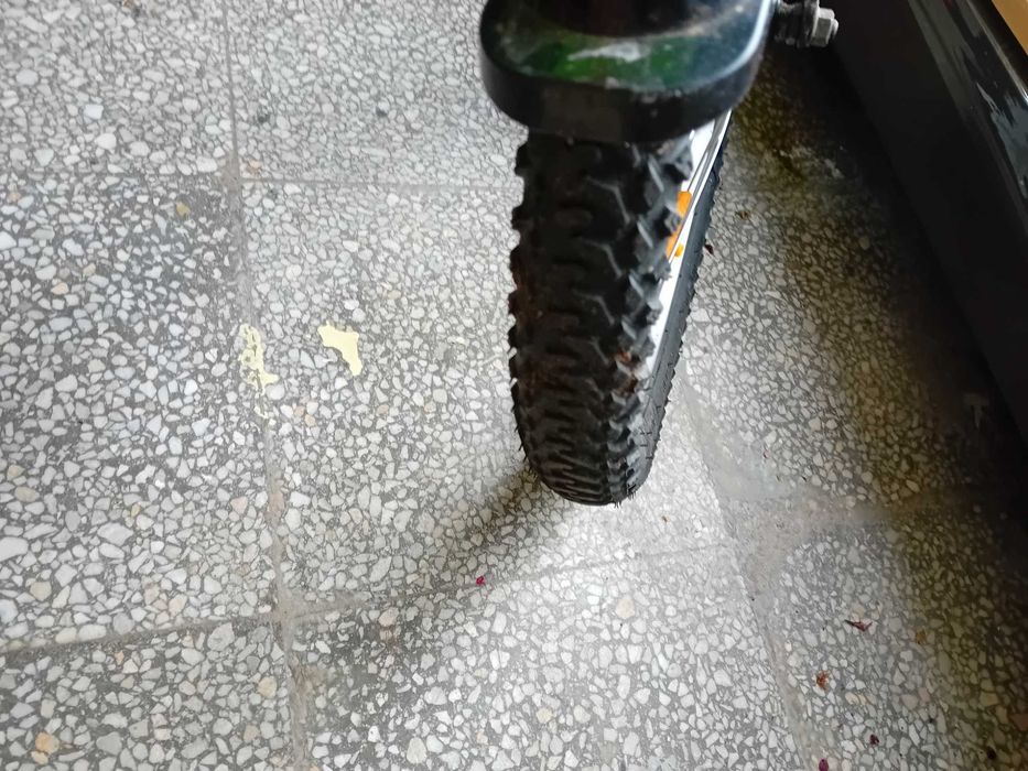 Колело, 20 цола гуми. Запазено много.