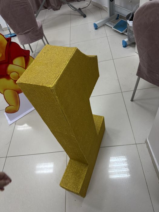 Продам ростовая цифра 1