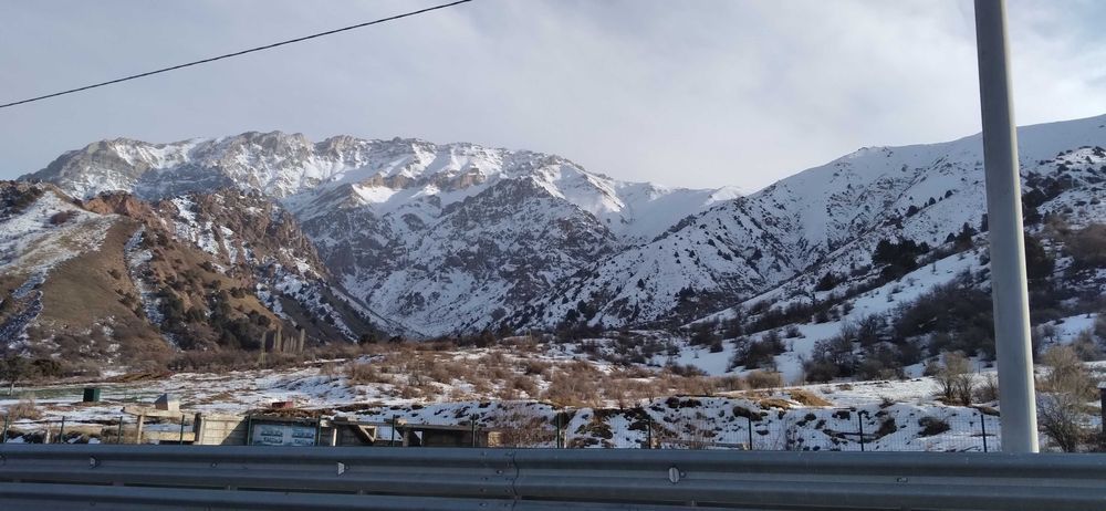 Продам дача Чимган 25соток 2этажа 6комнат