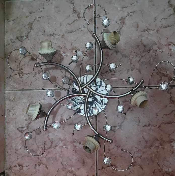 Люстры дешево срочно б/у