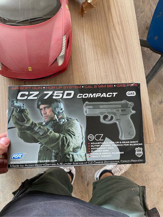 Vand pistol AirSoft pe gaz