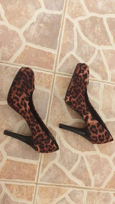 Обувки  номер  37