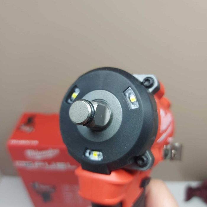 Мощен гайковерт MILWAUKEE M12 FCIWF12G3-0