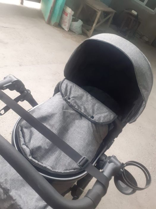 Коляска б/ у почти новая