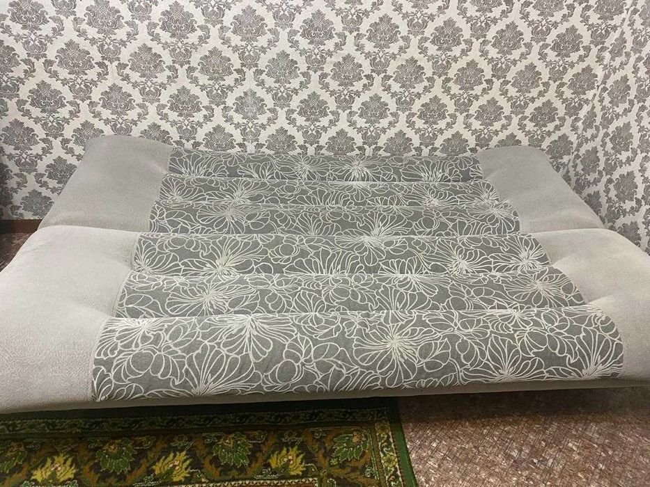 Продам мягкий уголок тройка