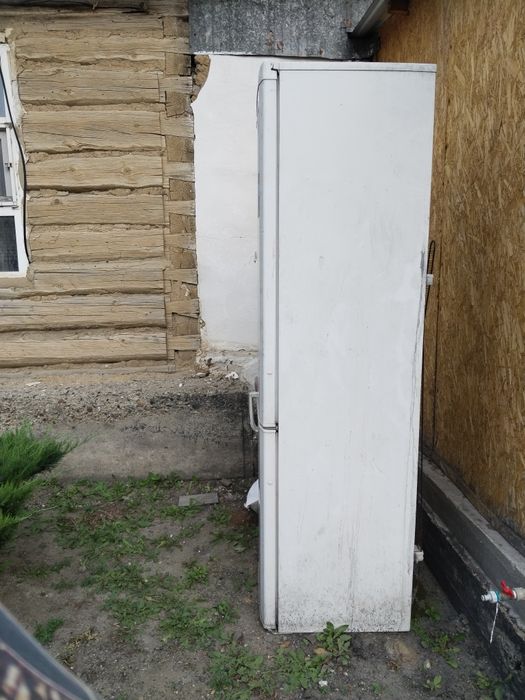 Продам холодильник, верх не работает