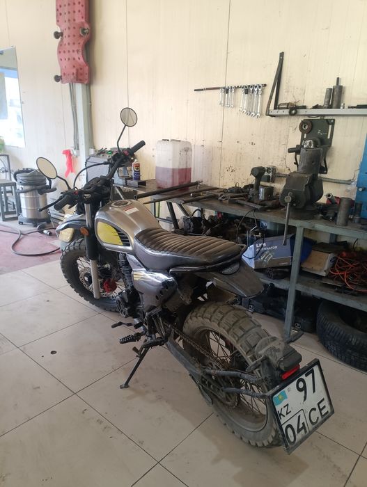 Мотоцикл скрамблер 250куб