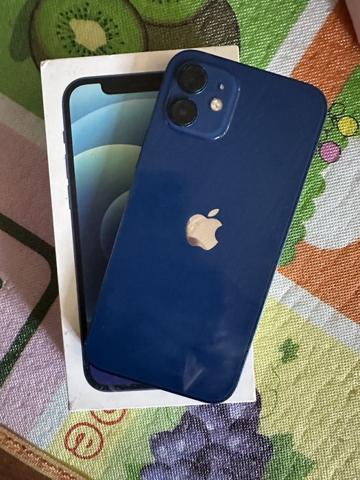 Продам айфон 12,64гб