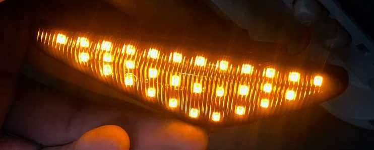 Set 2 bucati semnalizari dinamice LED BMW X3 F25 X5 E70 X6 E71 E46coup