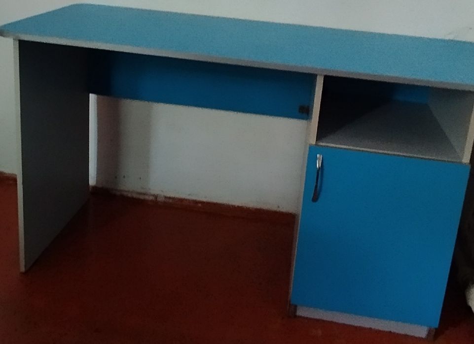 Стол писменный школьный