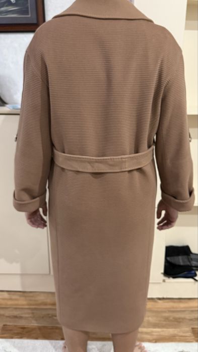 Продам пальто в хорошем состоянии.