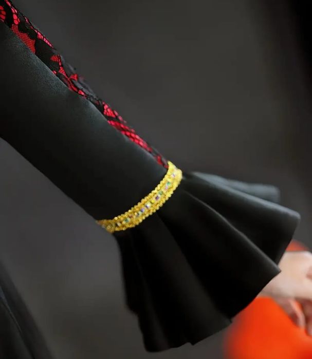 Элегантное вечерние платье