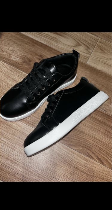 продам новые кеды