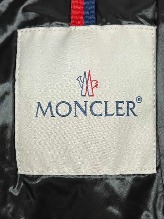 Зимно яке Moncler в размер ХЛ като ново