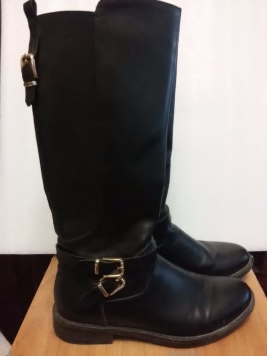 Качественные демисезонные сапожки 38 р.