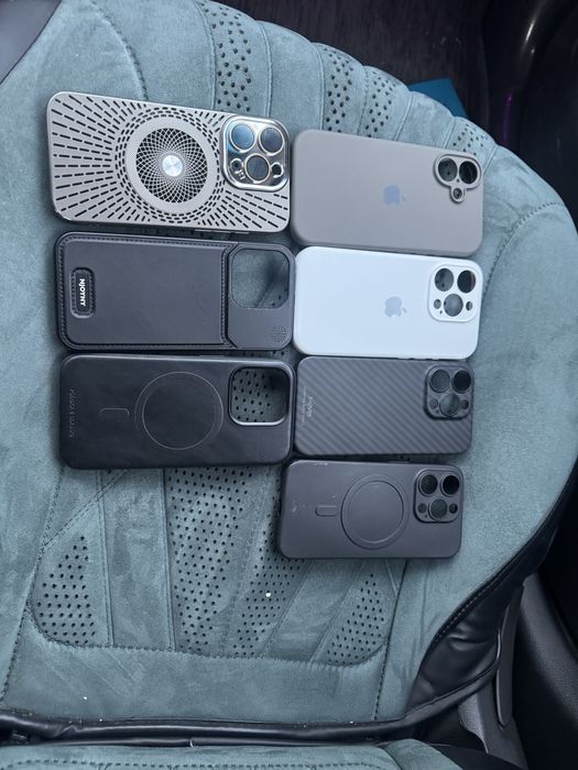 Продам чехлы на айфон 15 про. Все как новые.