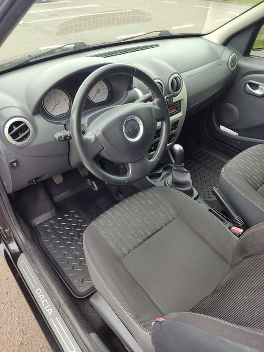 Dacia Logan 1.2 16 V, gpl, ediție limitată "Black linie"