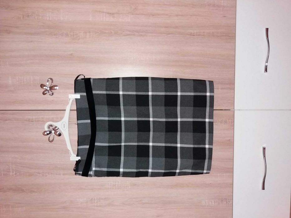 Дамска пола размер 38