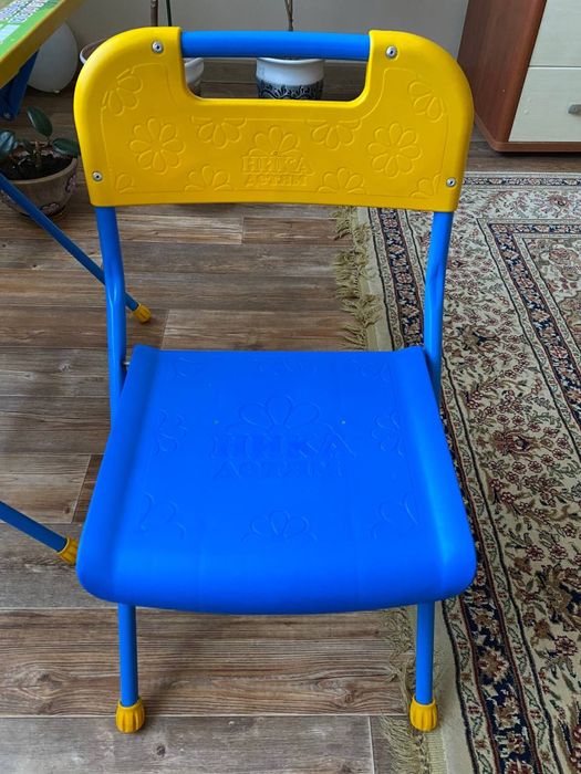 Детский столик и стулчик