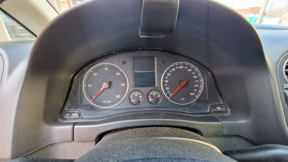 Vând volkswagen golf 5 plus