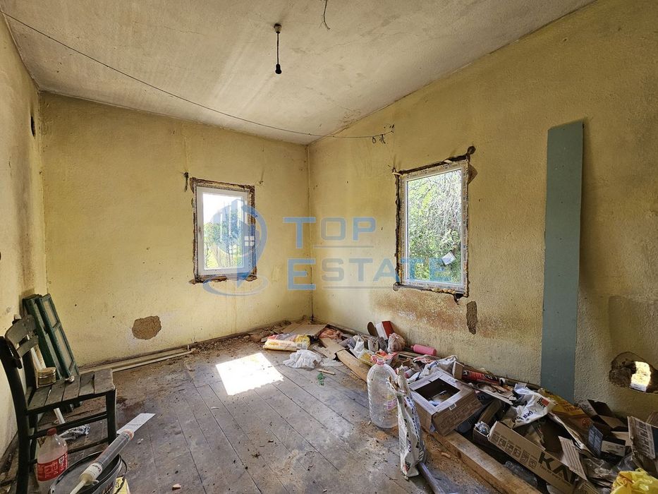 Тухлена къща в Балкана с вътрешна баня с тоалетна и прекрасна панорам