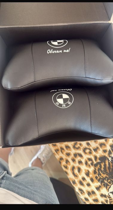 Продавам чисто нови възглавницки за кола с надпис обичам те