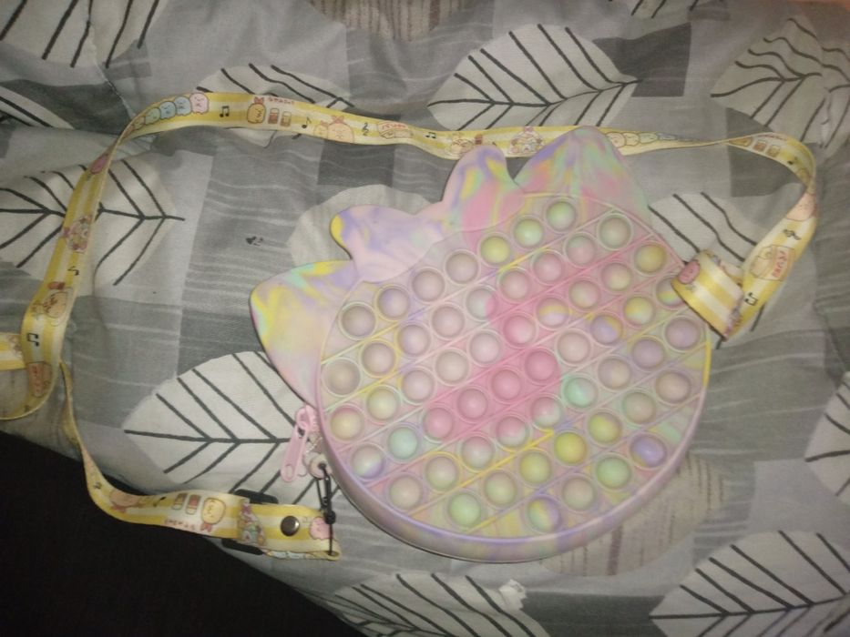 Продавам детска чантичка