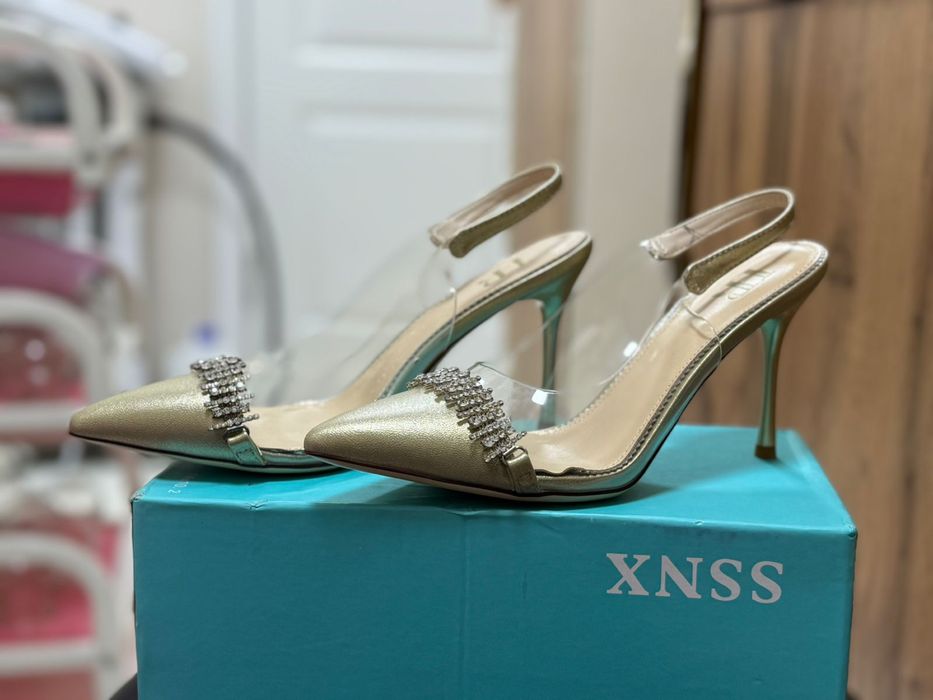 Туфли на каблуках