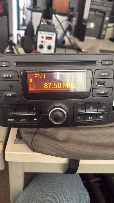 Cd player dacia cu cod
