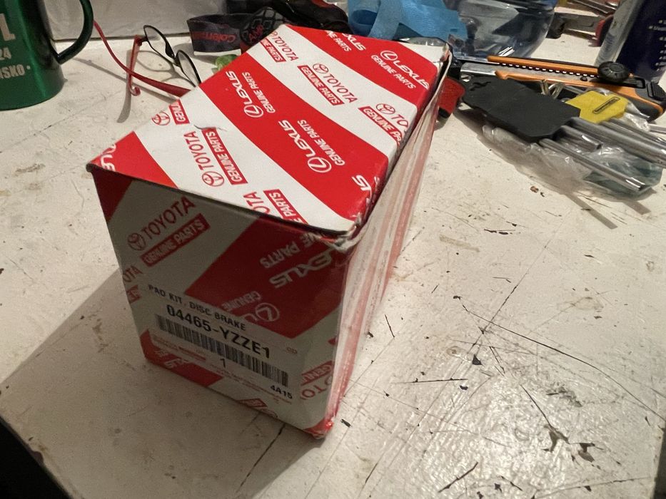 Оригинални накладки Toyota 4runner FJ Cruiser 04465-YZZE1