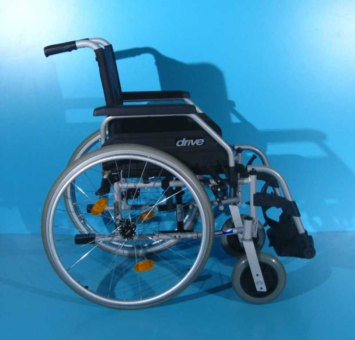 Scaun cu rotile pliabil din aluminiu Drive / latime sezut 42 cm
