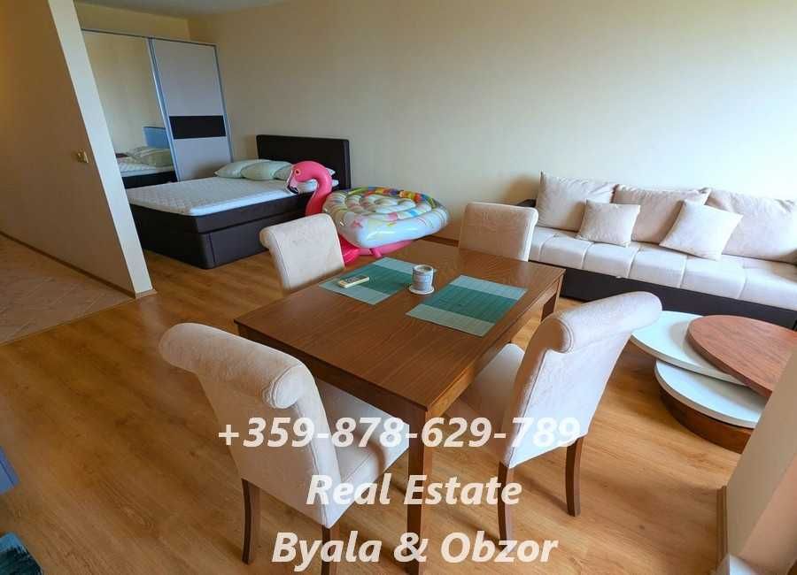 Просторен едностаен апартамент в красив комплекс – с възможност да стане двустаен апартамент с отделна спалня