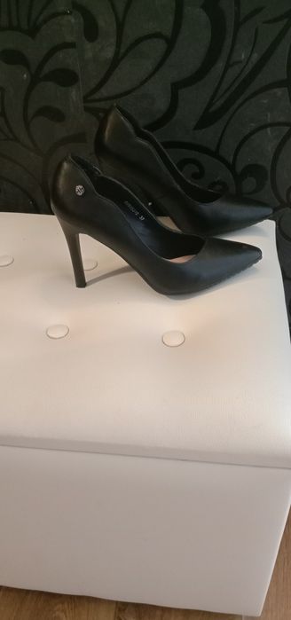 Туфли на шпильке 37 размер