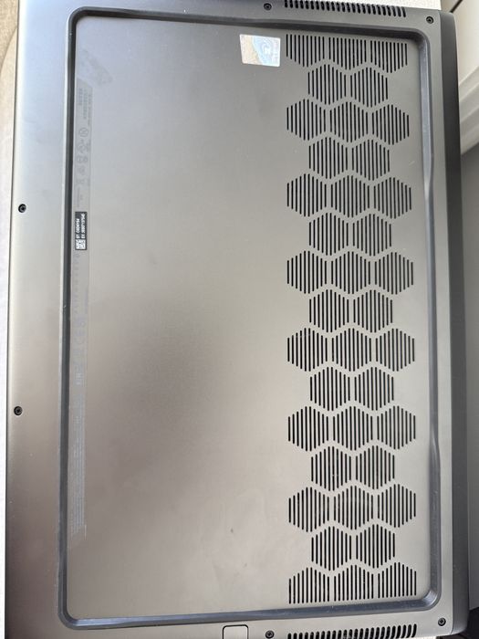 Alienware m16 R2, 2TB SSD, 2*16 GB,NVIDIA GeForce RTX 4060