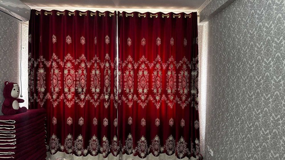 Тюль штор с карнизом.