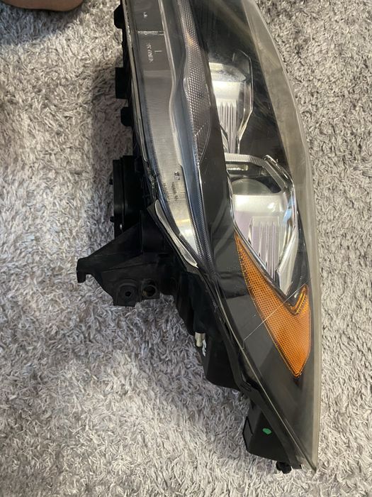 Far Bixenon Adaptiv Ford Kuga ST Line 2018  volan stanga