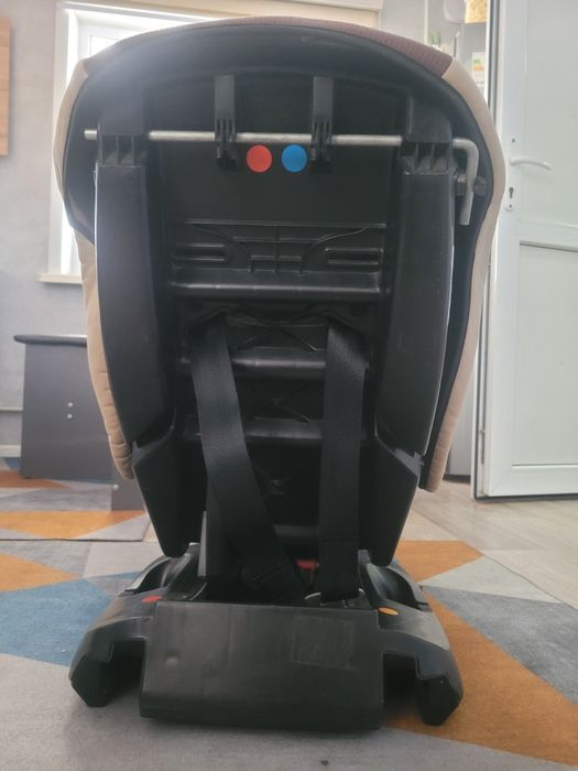 Продам детское кресло для автомобиля