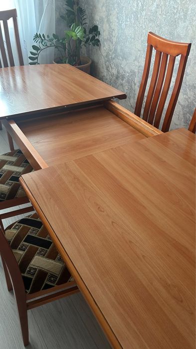 Продам стол с 6 стульями