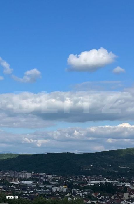 Casa moderna, situata pe Dealul Sigmirului, intr-o zona linistita