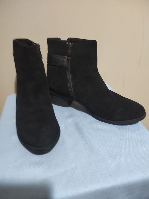 Ботинки в подарок туфли, спортивные ботинки